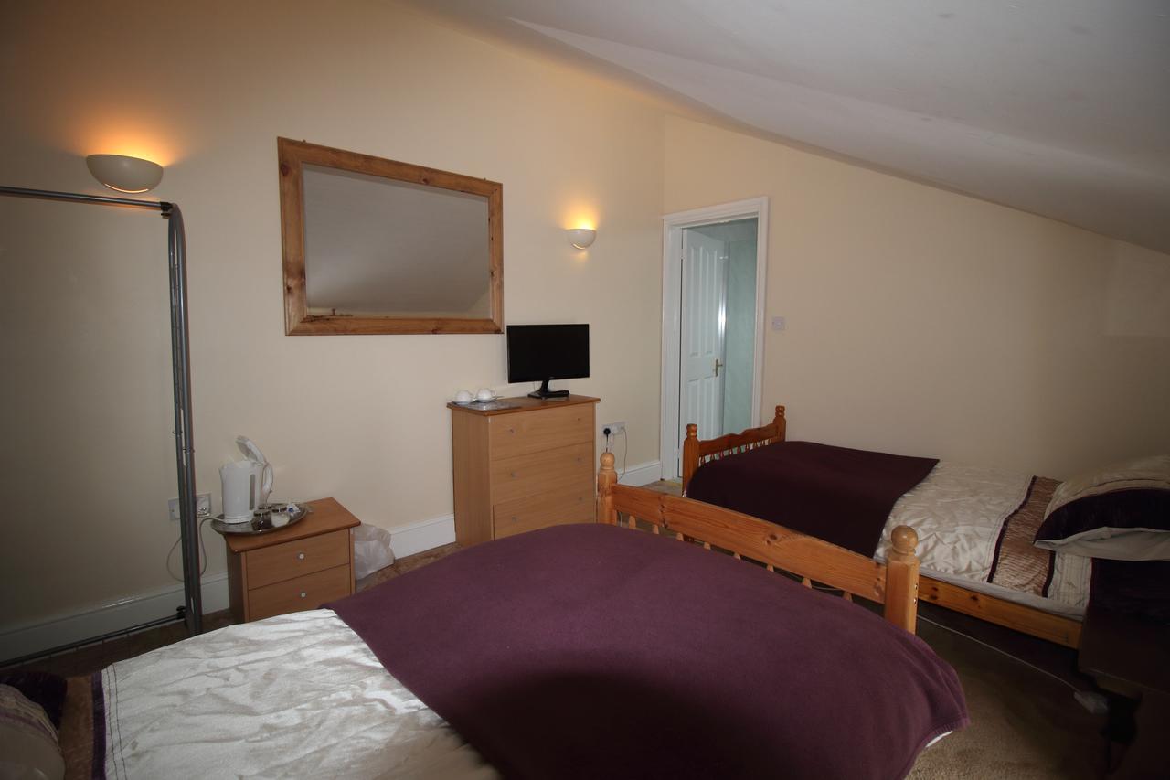 Bed and Breakfast Bryncoch Llannon Exterior foto
